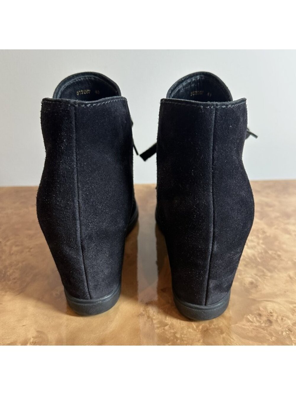 Prada Black Suede Chukka Ankle Boots Women's Size 40 Lace-Up Wedge Heel - Picture 4 of 11